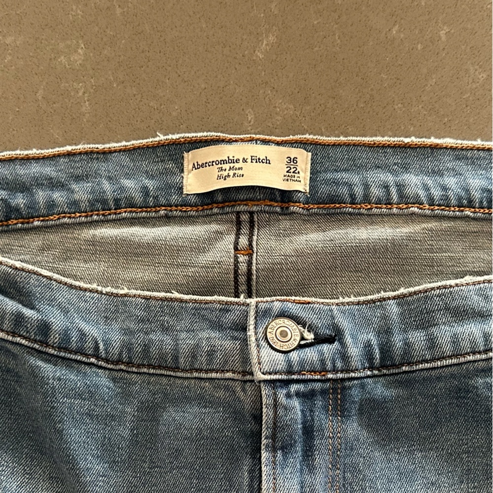 NWT Abercrombie High Rise Mom Jean Size 22R - Picture 4 of 6